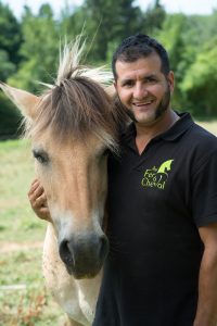 Sylvain carrel ; ferme pédagogique ; au fer a cheval